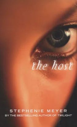 Omslag: "The host : a novel" av Stephenie Meyer